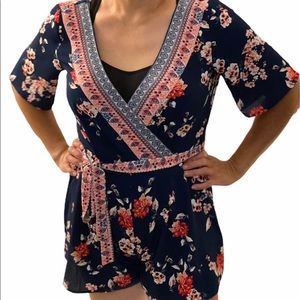 Francesca’s Navy Kimono Belted Romper with Red Floral pattern size Small